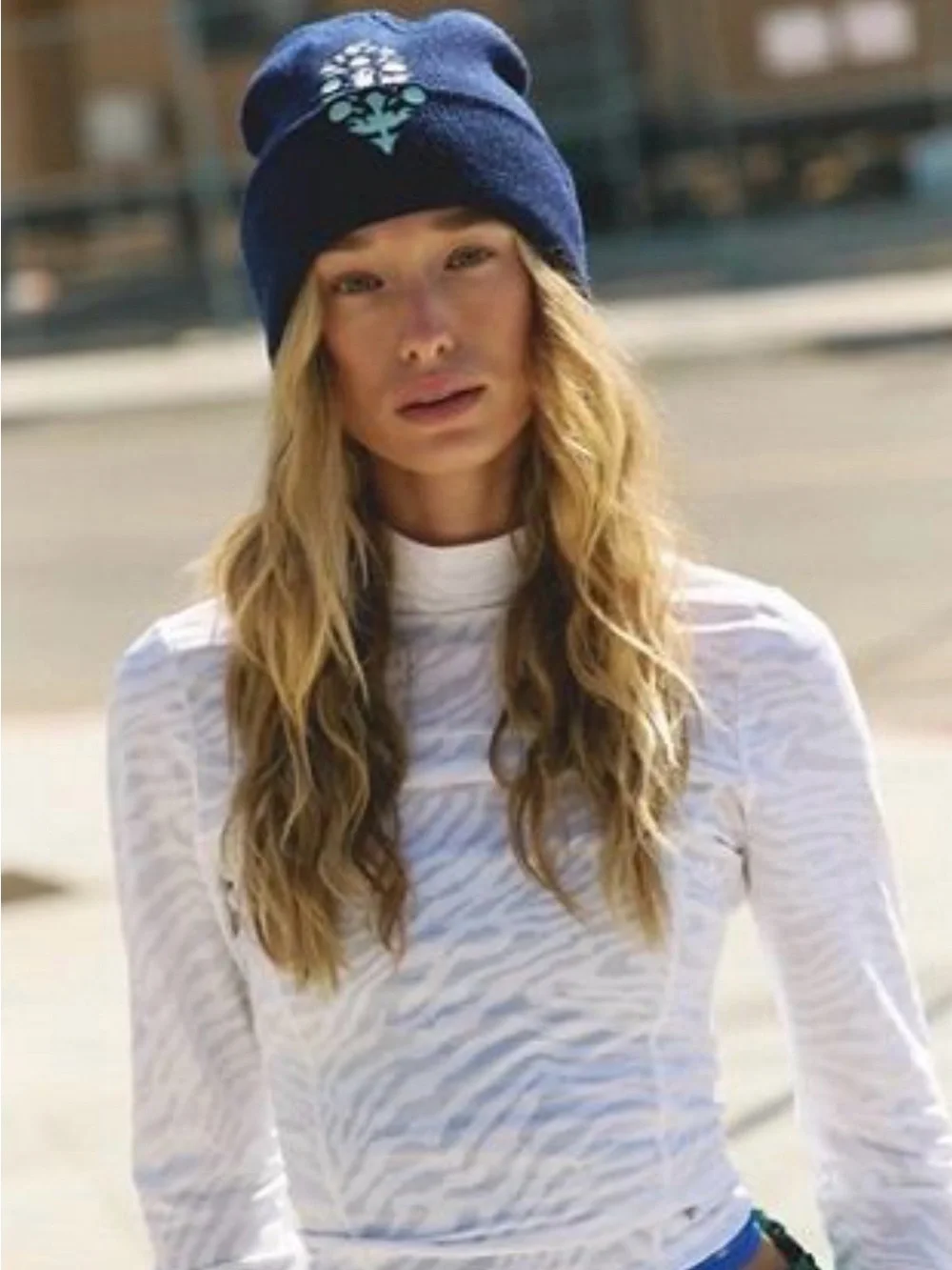 Free People movement iconic buti   Navy Beanie MSRP$38